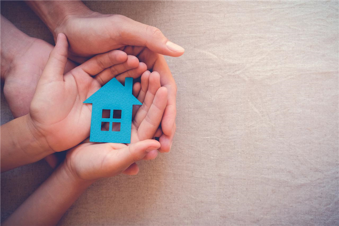 Продажа квартиры с сожителем – юридические риски и сложности