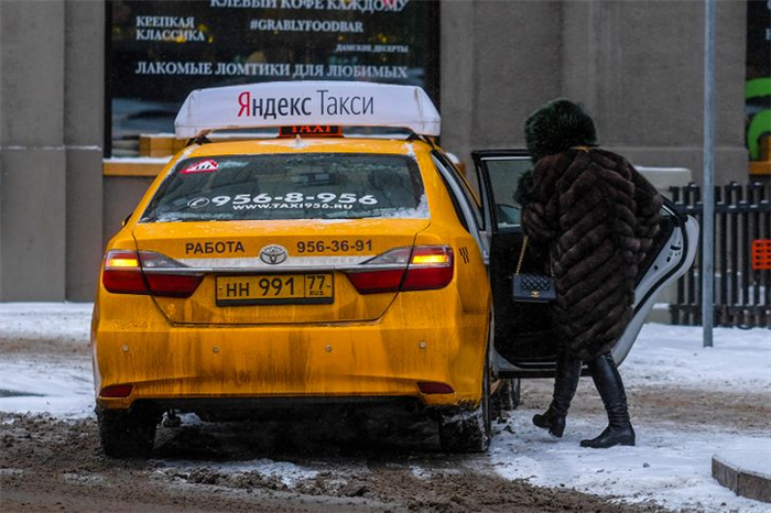 Выгодно ли работать в такси на своей машине?